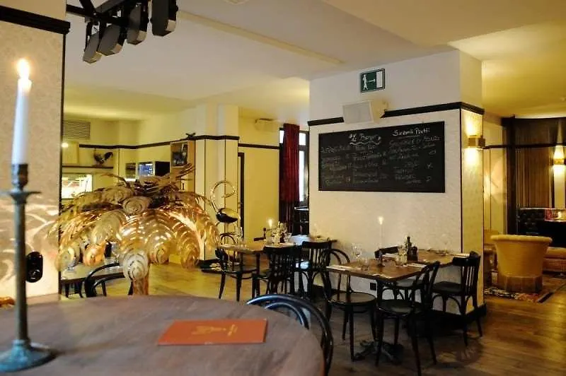 ホテル Latroupe Le Berger Saint-Gilles  ブリュッセル